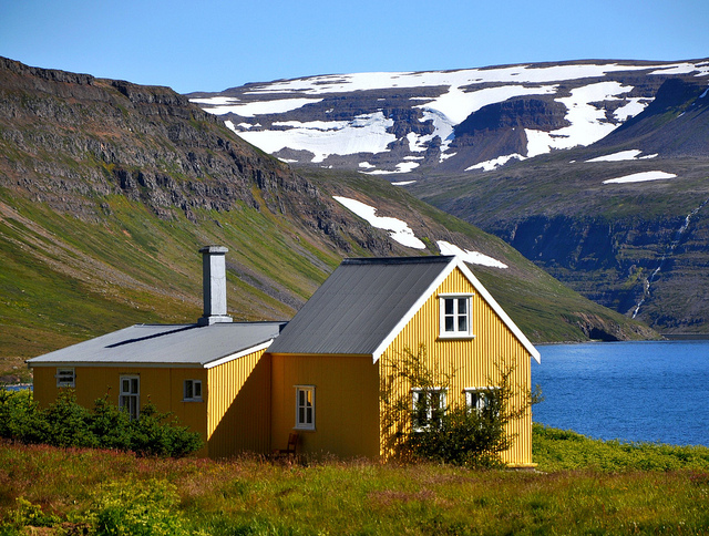 CRUCEROS ISLANDIA ISAFJORDUR FIORDOS ISLANDIA CRUCEROS EXPLORACION NORTE DE EUROPA ISLANDIA CRUCEROS EXPLORACION HESTEYRI